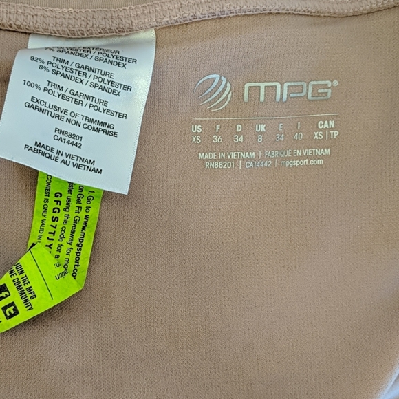 MPG scalloped workout shorts - Picture 3 of 3